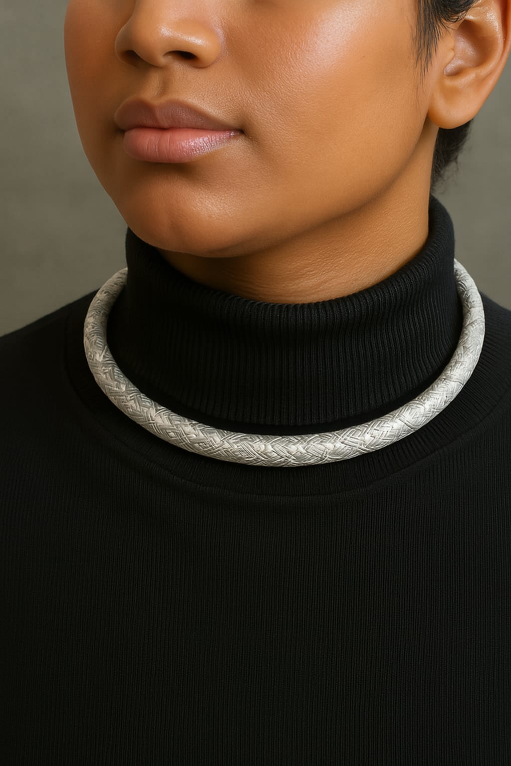 Minimalist Open Hasli Choker | Classic Smooth Gold & Etched Silver Collar | Simply Sajavat Manchester