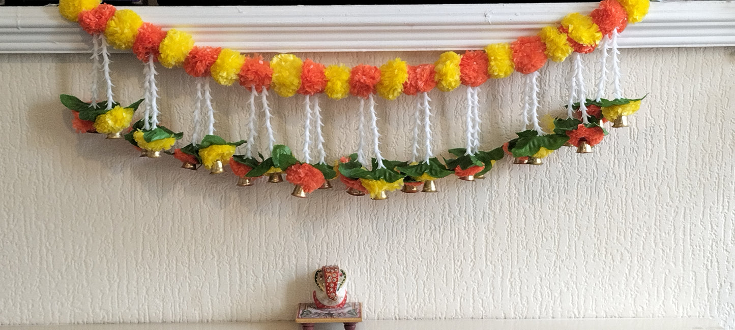 Floral bandanwar with mango leafs