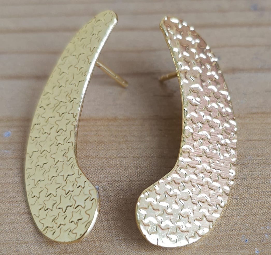Crescent- shaped brass ear studs