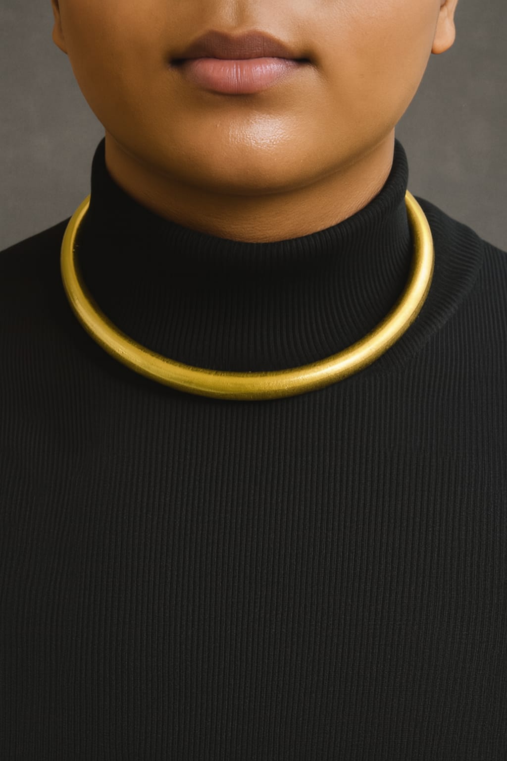 Minimalist Open Hasli Choker | Classic Smooth Gold & Etched Silver Collar | Simply Sajavat Manchester