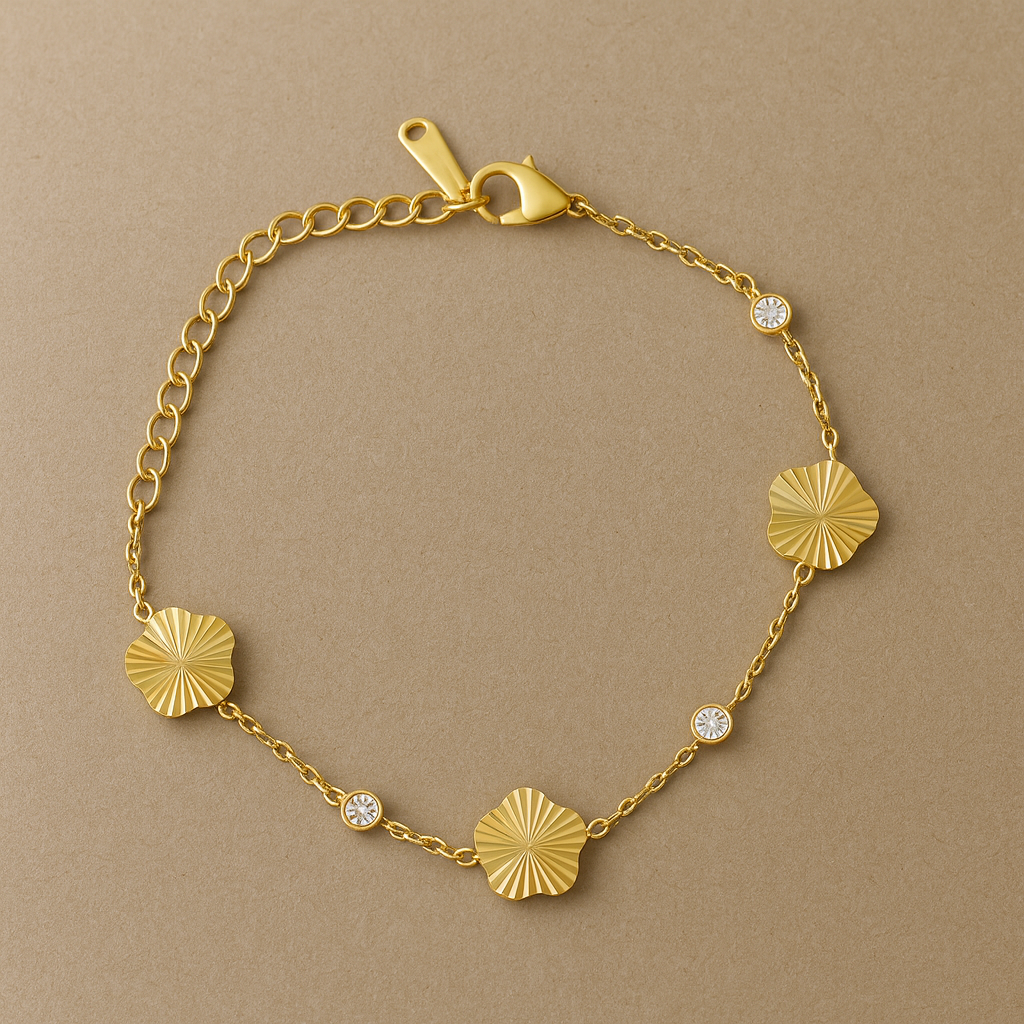 Waterproof Five-Clover Motif Bracelet | Tarnish-Free Gold, Silver & Onyx Black Stainless Steel
